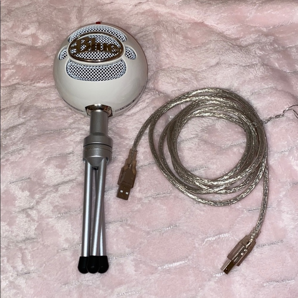 blue snowball microphone